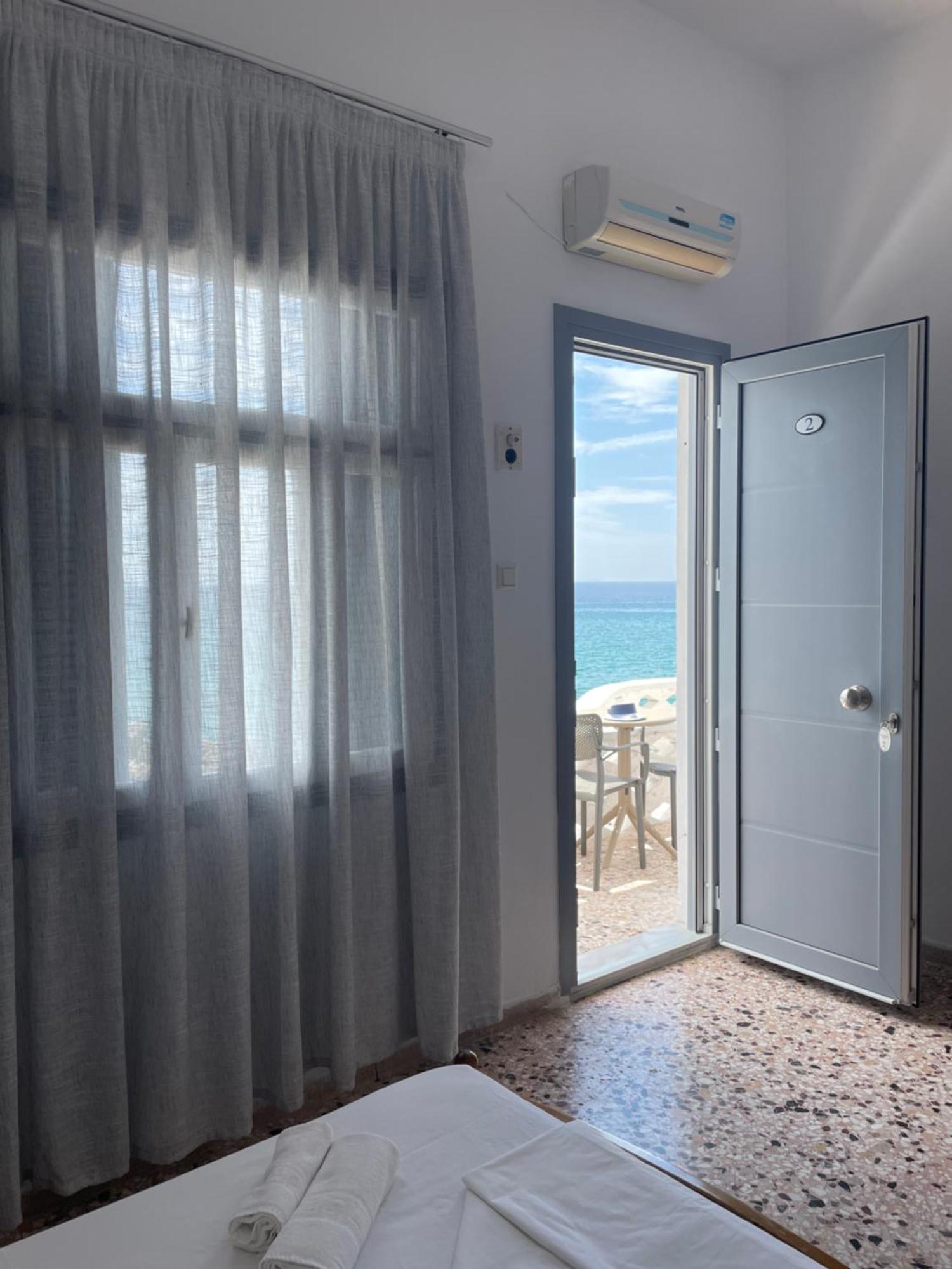 Chrisopetro Rooms Marathokampos Exterior photo