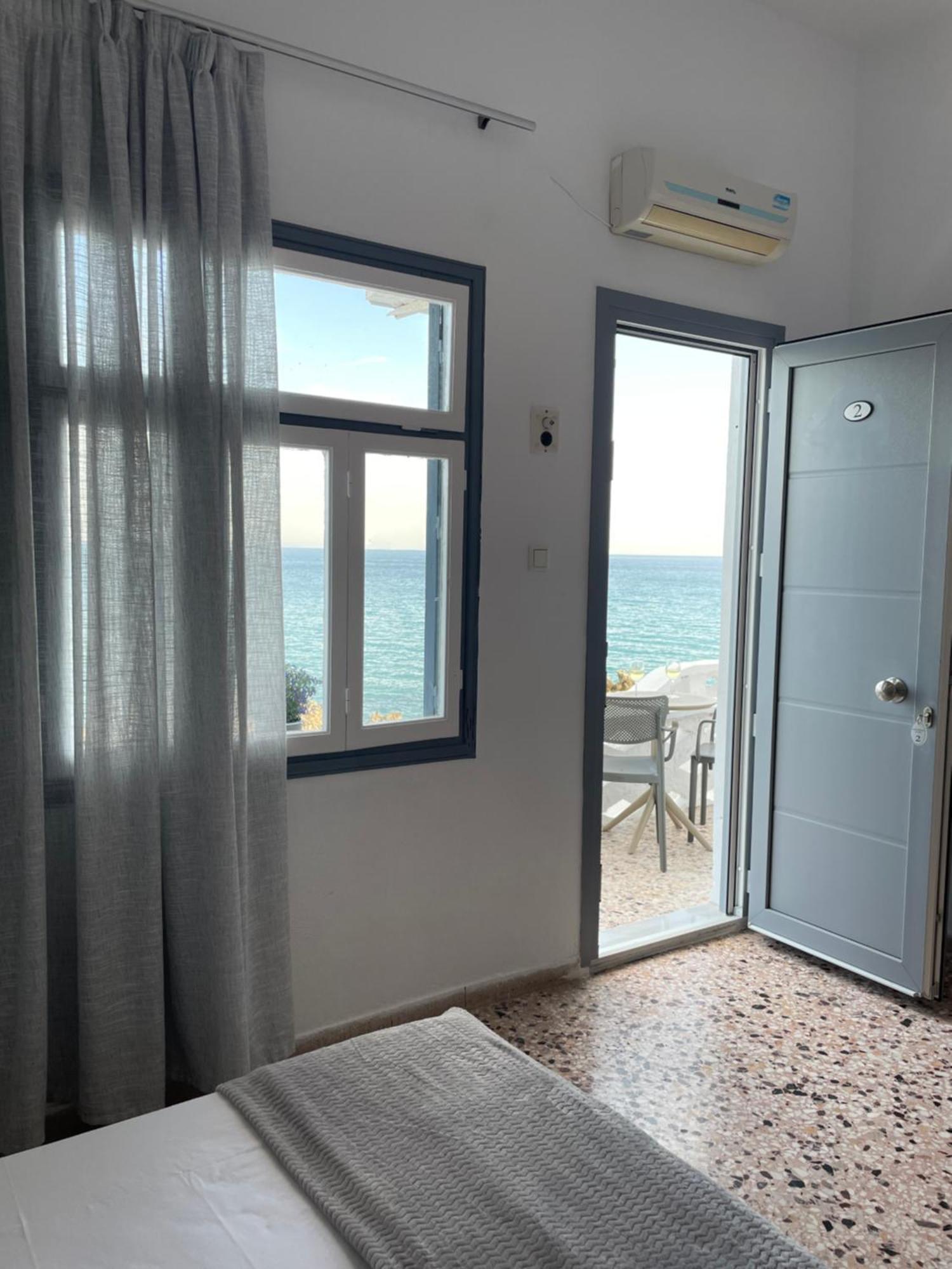 Chrisopetro Rooms Marathokampos Exterior photo