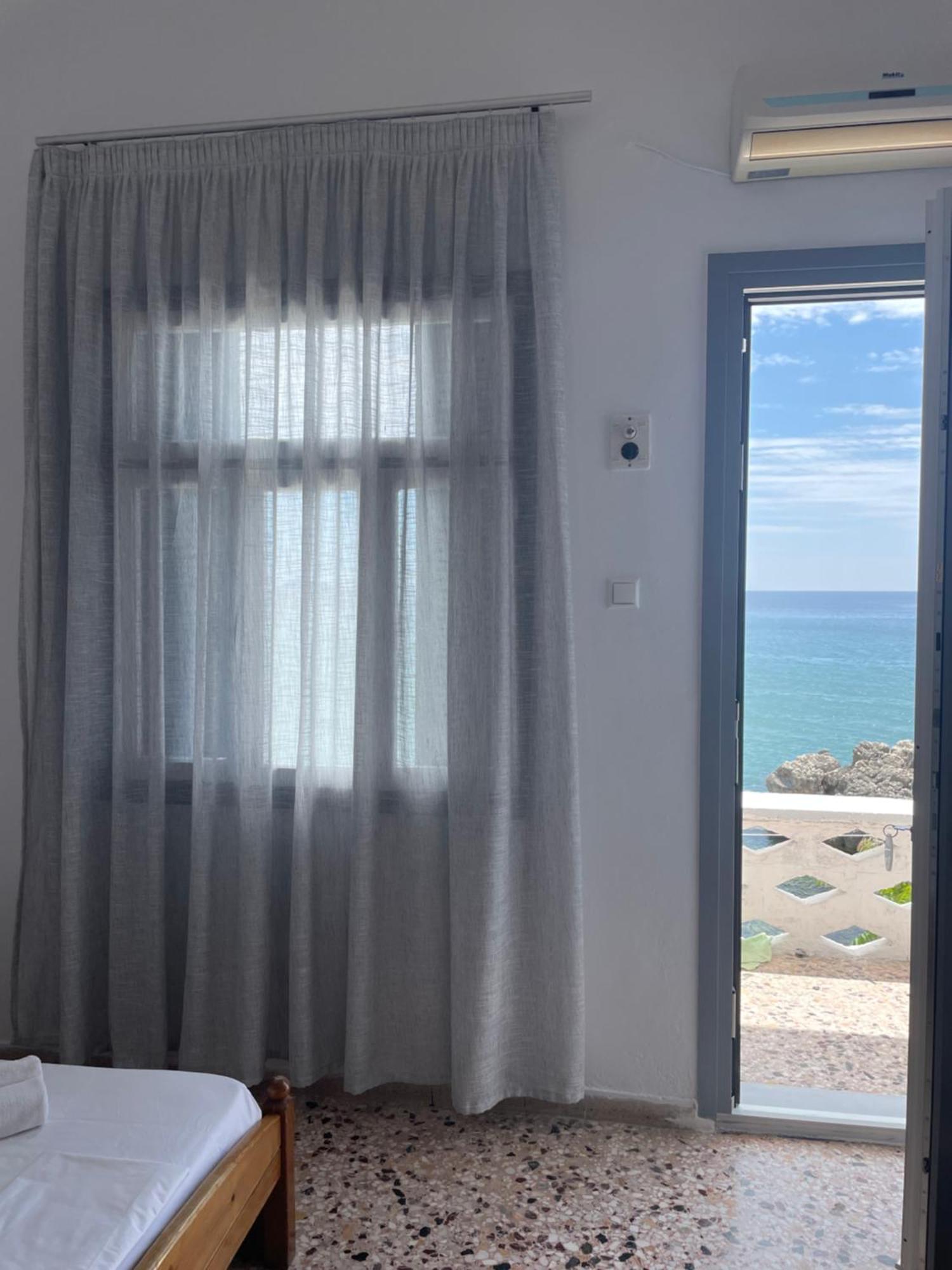 Chrisopetro Rooms Marathokampos Exterior photo