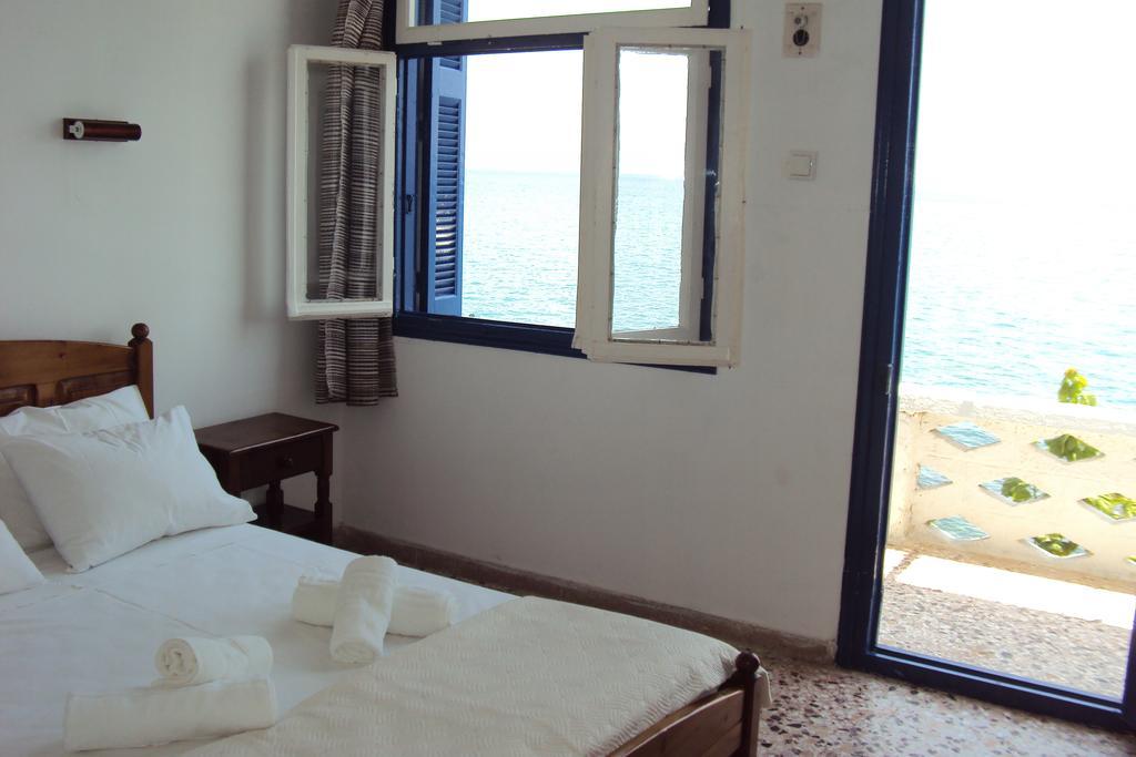Chrisopetro Rooms Marathokampos Exterior photo